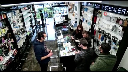 İzmir polisi dolandırıcıyı yemek yerken yakaladı