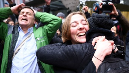 UK judge blocks US request to extradite Assange