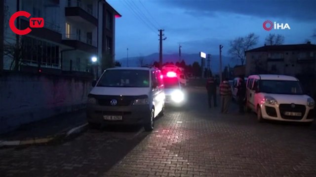 Kocaeli'de bir erkek ayrıldığı eşini çocuklarının gözü önünde öldürdü