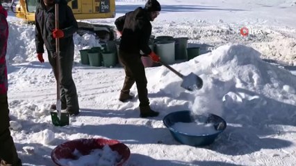 Sarıkamış’ta Donarak Şehit Olan Mehmetçiklerin Anısına Kardan Heykeller Yapılıyor
