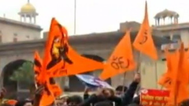 VHP protests over temple demolition in Chandni Chowk