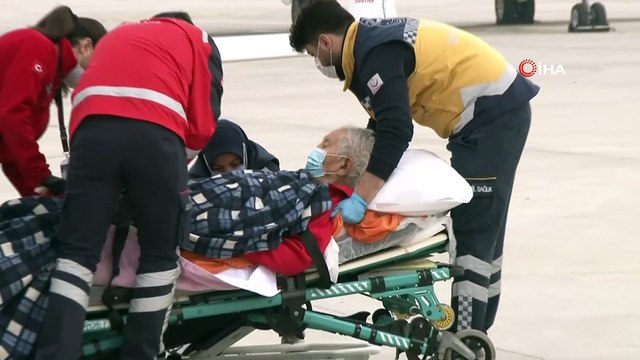 Prof. Dr. İlhan Başgöz, ambulans uçakla Türkiye'ye getirildi