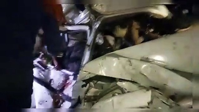 UP: हाथरस में श्रद्धालुओं से भरी बोलेरो और ट्रक में भिड़ंत, 4 लोगों की मौत