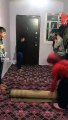 Sosyal medyada viral olan video: 'Ayçiçek yağı 4 ayda `'lık zam sonrası, kutlamalar eşliğinde evlere giriş yapıyor'