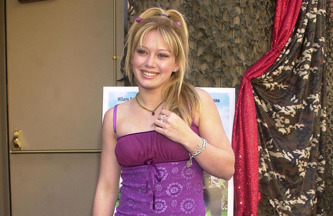 Hilary duff: augeninfektion durch covid-tests