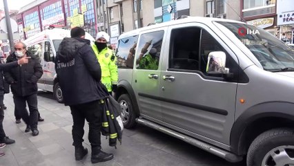 Otomobilin lastiğine sıkışan kedi hayvansever vatandaşın 2 saatlik çabası sonucu kurtarıldı