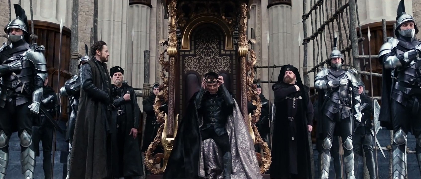 Rey Arturo: La leyenda de Excalibur - Tráiler final español