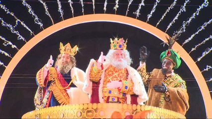 Descargar video: Los Reyes Magos llegan a Conde Duque en una gala sin público