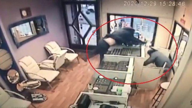 Ankara’da biber gazı ve beyzbol sopasıyla kuyumcu soyan 2 kişi yakalandı