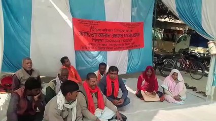 भूमाफियाओं द्वारा अवैध कब्जे हटवाने के लिए शिवसेना का अनिश्चितकालीन धरना