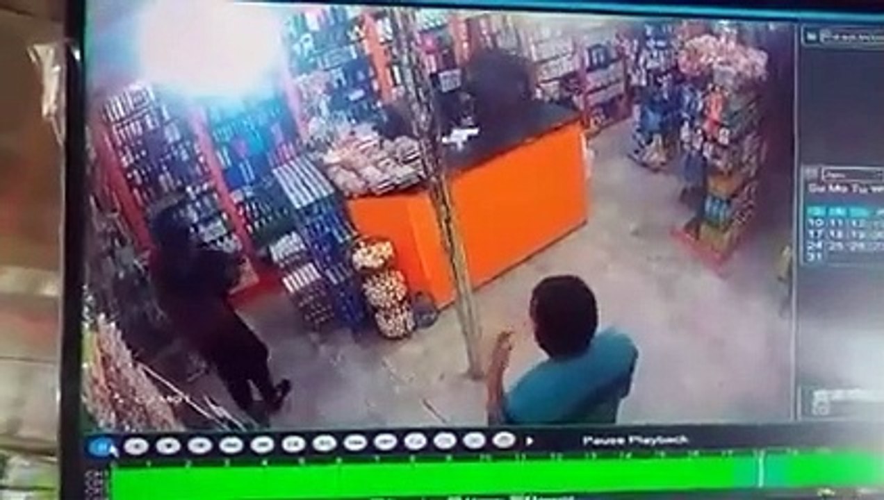 robbery on Akbar Market Jamrud Road near Hayatabad Phase 3 Chowk | CCTV footage | 06 Jan 2021 | Peshawar