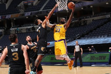 NBA : LeBron James sort le grand jeu à Memphis (VF)