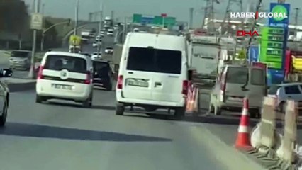 Minibüs ile trafikte korku saçtı