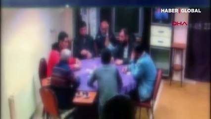 Ceza yememek için kapı arkasına saklandı