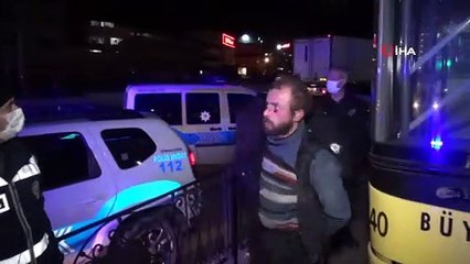 Bursa'da kontrol noktasındaki polise bıçakla saldırdı