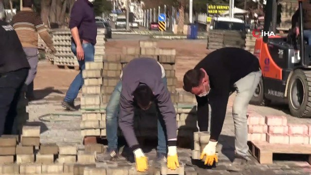 Salihli’de kilit parke taş seferberliği sürüyor