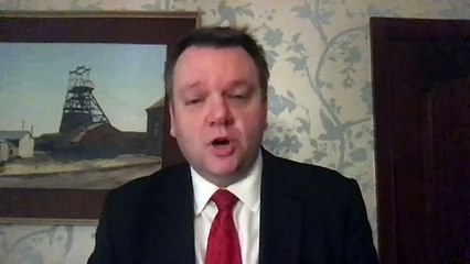 Labour calls for 'urgent review' over checks on UK arrivals