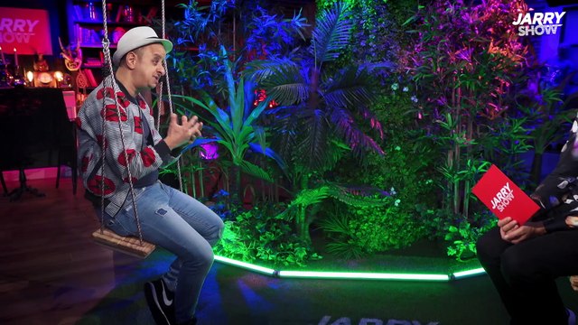 Booder raconte le premier AVC de Mouss Diouf sur scène, auprès de Jarry dans le Jarry Show sur YouTube.