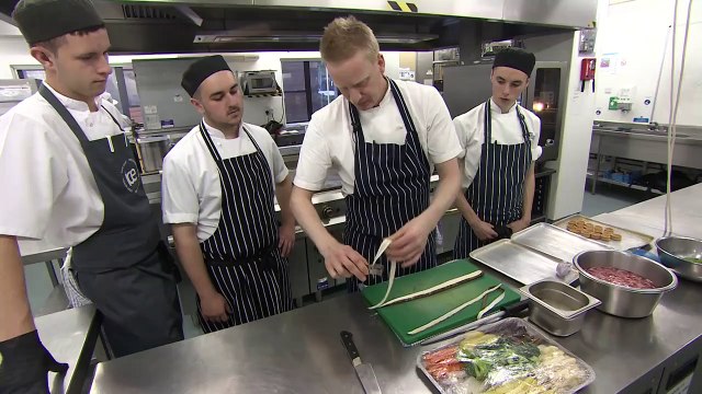 Le chef étoilé français Albert Roux, connu pour avoir cofondé avec son frère Michel le restaurant Le Gavroche à Londres, est décédé à l’âge de 85 ans