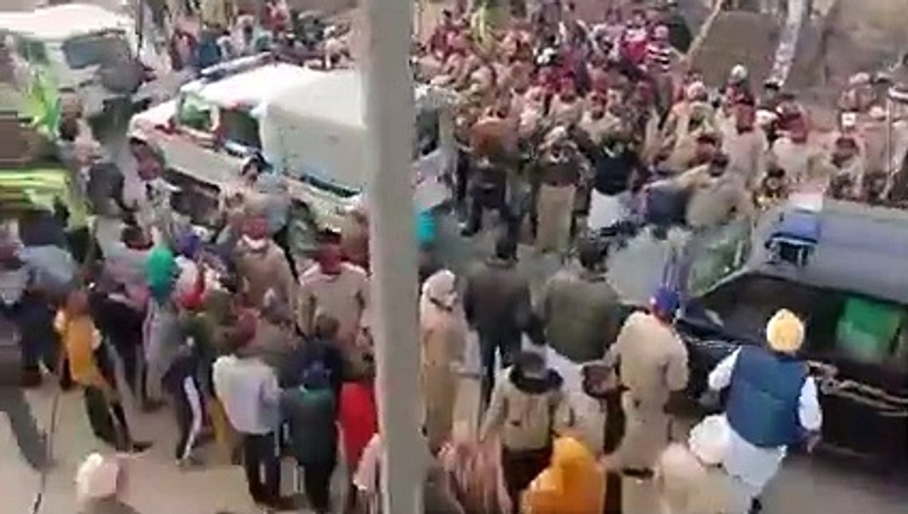 protest against harsimrat badal