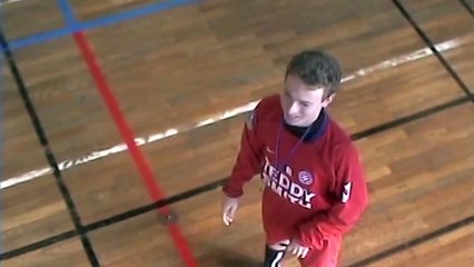 Hué par tout un lycée, Éric Plane dégaine le jaune !