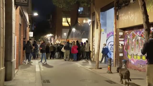Un centenar de personas del movimiento 'okupa' celebran una 'cabalgata alternativa' en Barcelona sin medidas de seguridad