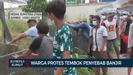 Warga Protes Penyebab Banjir
