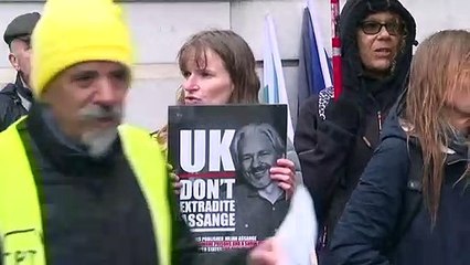 Justiça britânica rejeita liberdade de Assange