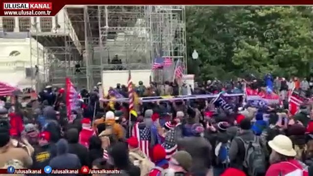 Trump destekçileri Kongre binasına girdi