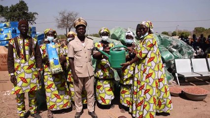 Actions sociales : Don de la Première Dame au village de ponvogo à 15 km de Korhogo