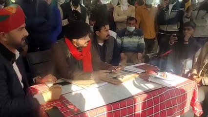 पुलिस की एक पक्षीय कार्यवाही से दुखी करणी सेना के राष्ट्रीय अध्यक्ष वीरू सिंह थाना पहुंचे