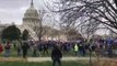 Una multitud enfurecida logra hacerse momentáneamente con el control del Capitolio