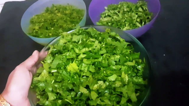 मिक्स पालक का साग बनाने का अब तक का सबसे आसान तरीका I Palak ka saag I Spinach greens by Safina kitchen