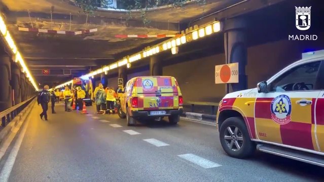 En estado crítico un motorista tras chocar contra un vehículo en Madrid