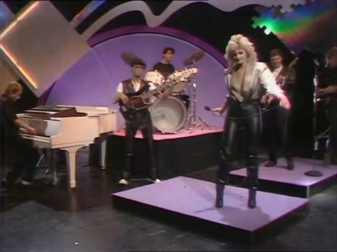 Three Of A Kind S03E01 1983 - BBC Comedy Sketch Show - Tracey Ullman / Lenny Henry / David Copperfield / Bonnie Tyler