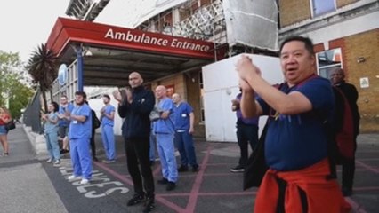 El Reino Unido impulsa la vacunación, con los hospitales casi desbordados