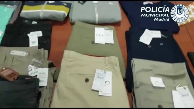 Localizan prendas de ropa robadas que vendían desde un coche