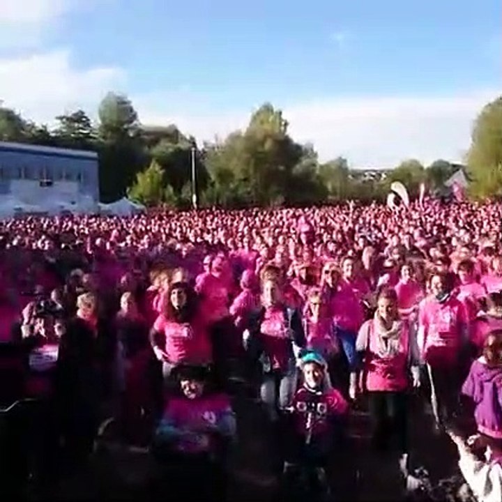 Echauffement  pour tous suivi du plus grand selfie de la région !