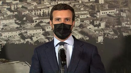 Casado equipara el "populismo" de Vox y Podemos