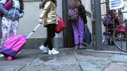 Cinque milioni di studenti tornano in aula: c' anche Anita, simbolo della protesta contro la dad