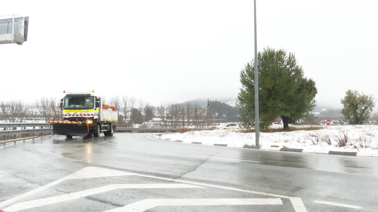 Carreteras del interior de Alicante, afectadas por el temporal de nieve