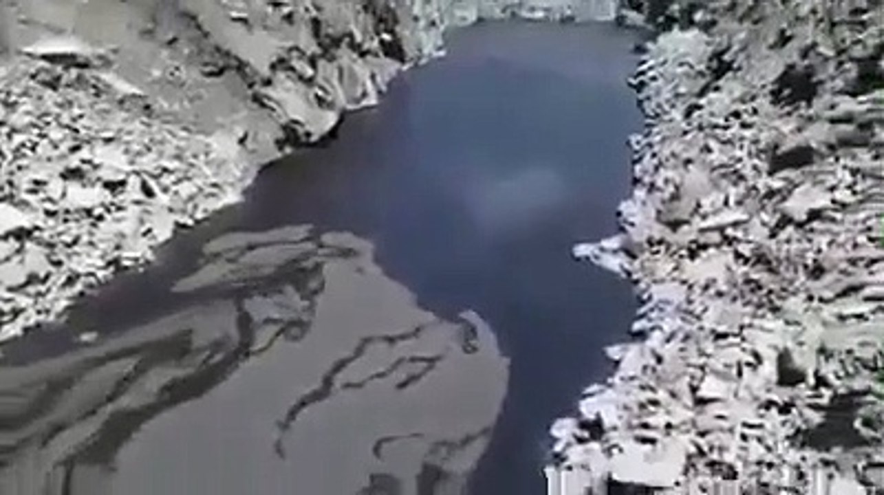 Derû deresi kömür akıyor