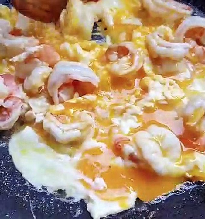 Fried eggs. Trứng chiên tôm