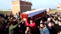شاهد جنازة أب وطفله من ضحايا حادث حافلة المعتمرين بالسعودية في مسقط رأسهما بالشرقية