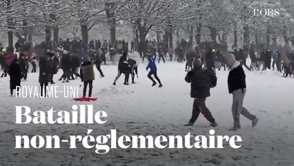 Download Video: Malgré le confinement, une bataille géante de boules de neige se déroule à Leeds en Angleterre