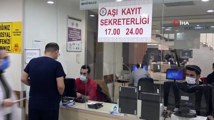 FÜ Tıp Fakültesi Hastanesi'nde 2 günde bin 492 sağlık çalışanı aşılandı