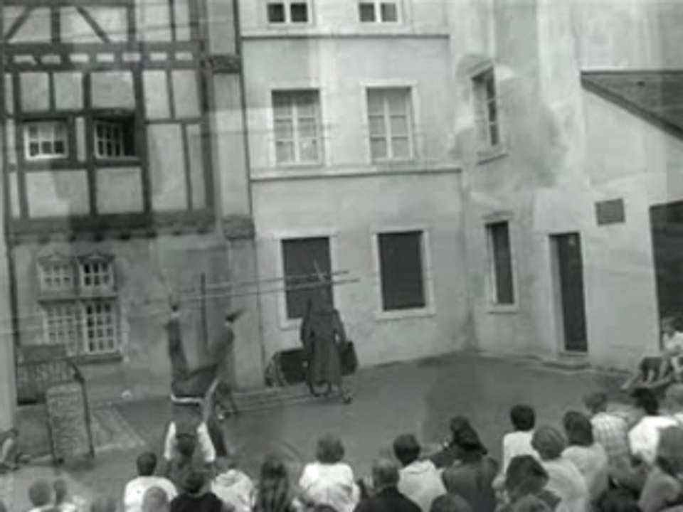 Les Ravaudeurs (Cie Banc Public), Chalon dans la Rue, 2004
