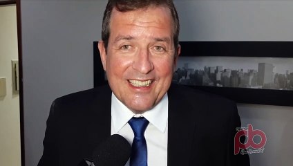 Prefeito Tyrone chora durante sua posse no dia 1º de janeiro 2021