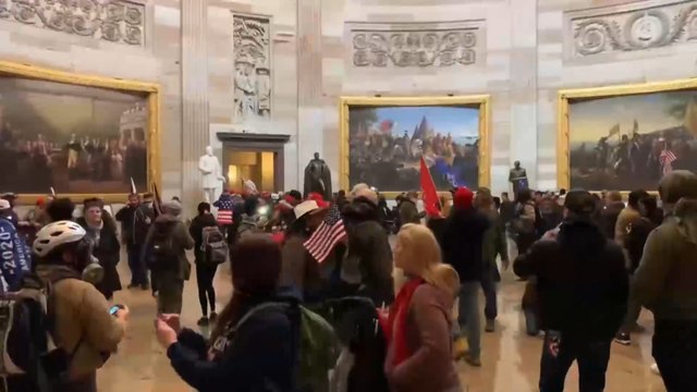 صدمة وغضب وتساؤلات بعد اقتحام أنصار الرئيس ترامب مقر الكونغرس
