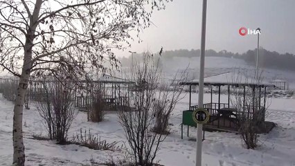 Ağaçlarda oluşan kırağılar kartpostallık görüntüler oluşturdu